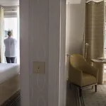 Madison 4*
